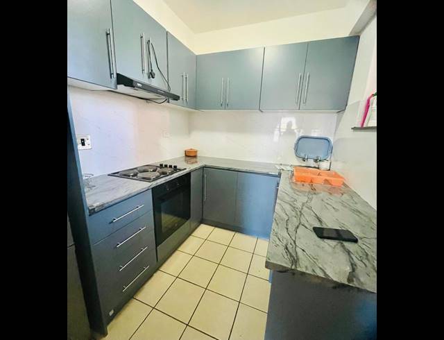 2 BEDROOM APARTMENT FOR SALE IN GLENWOOD